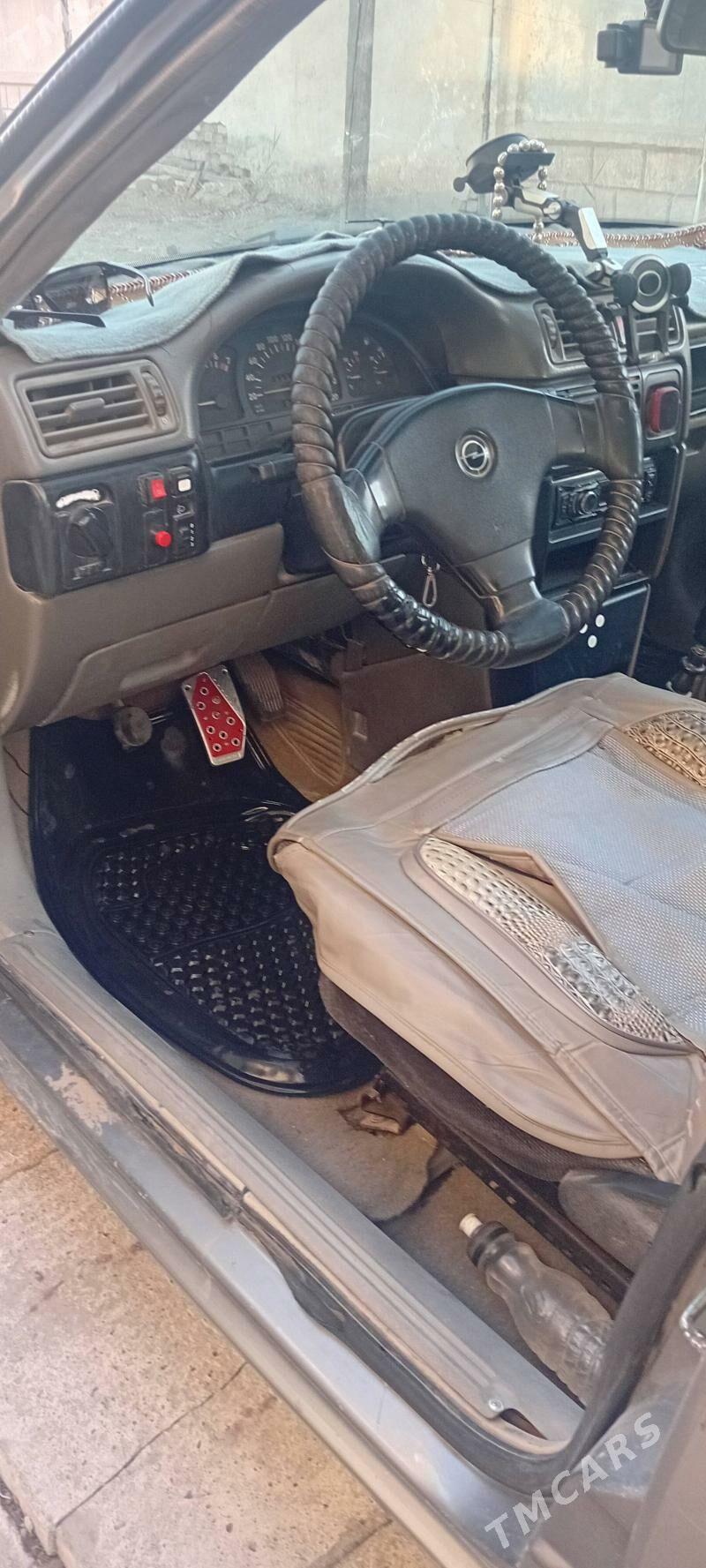 Opel Vectra 1992 - 25 000 TMT - Mary - img 4