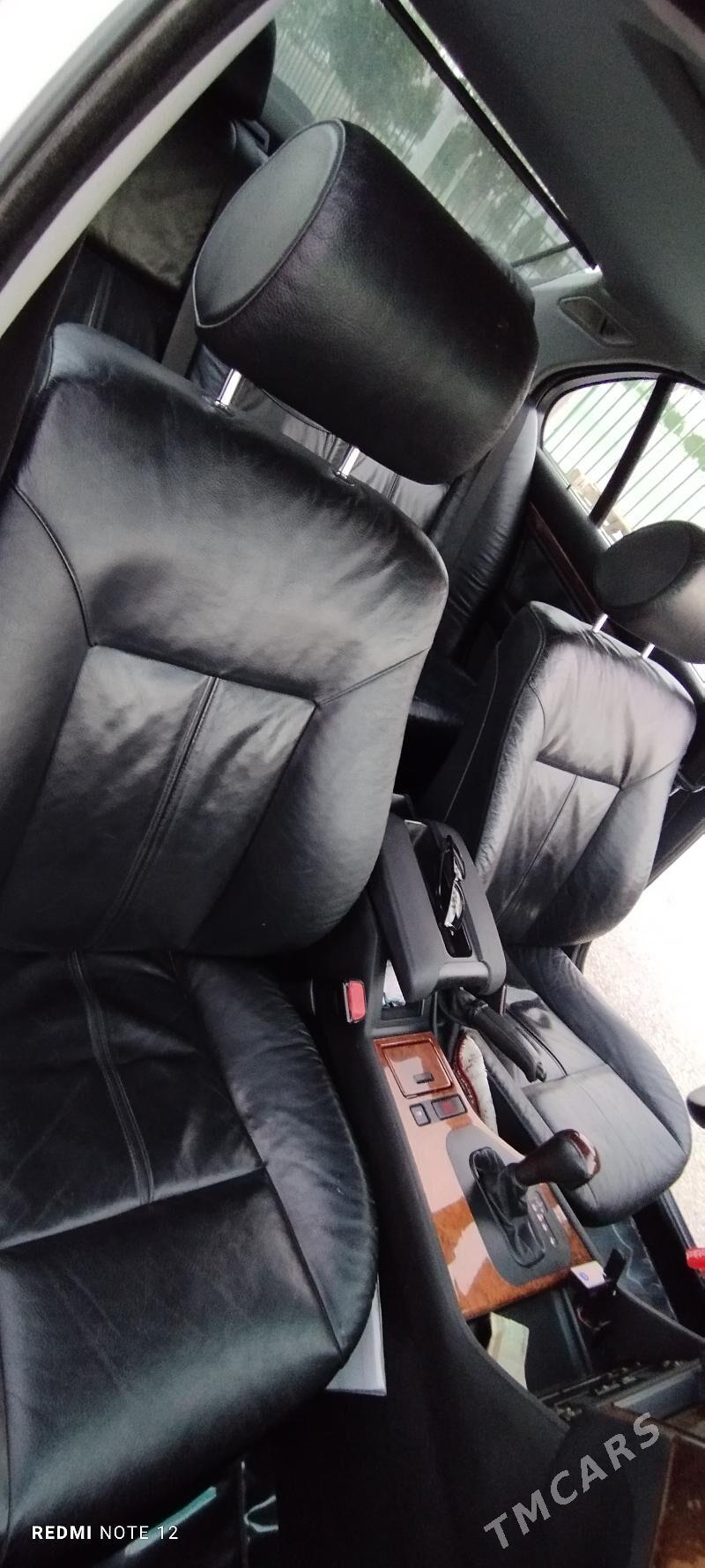 BMW 525 2000 - 110 000 TMT - Gurtly - img 3