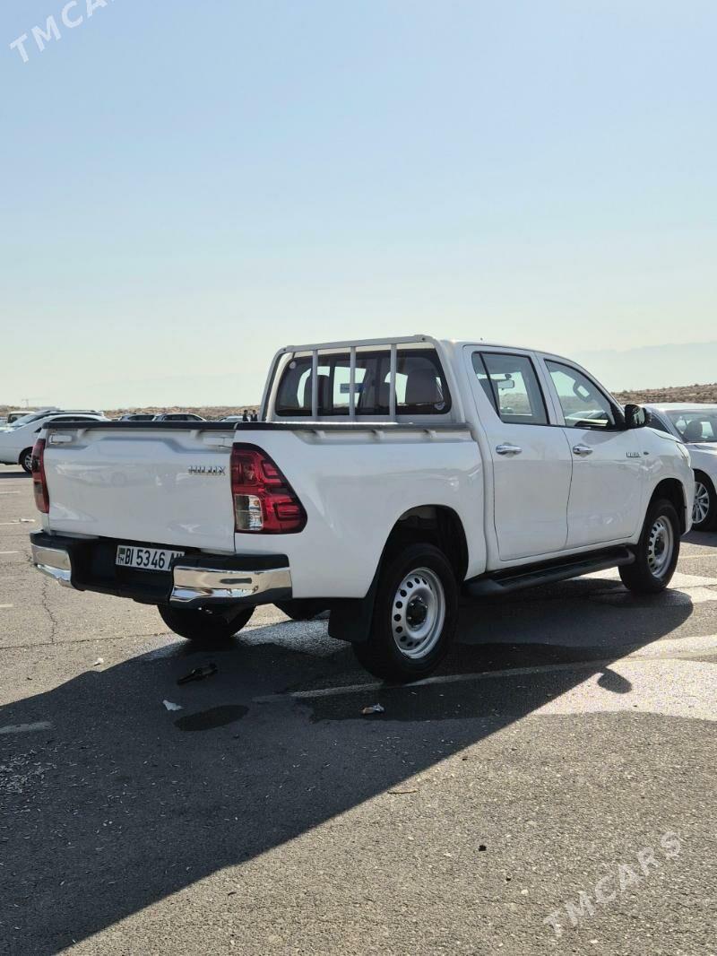 Toyota Hilux 2020 - 464 000 TMT - Гёкдепе - img 4