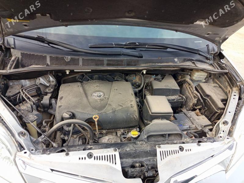 Toyota Sienna 2017 - 370 000 TMT - Köneürgenç - img 7