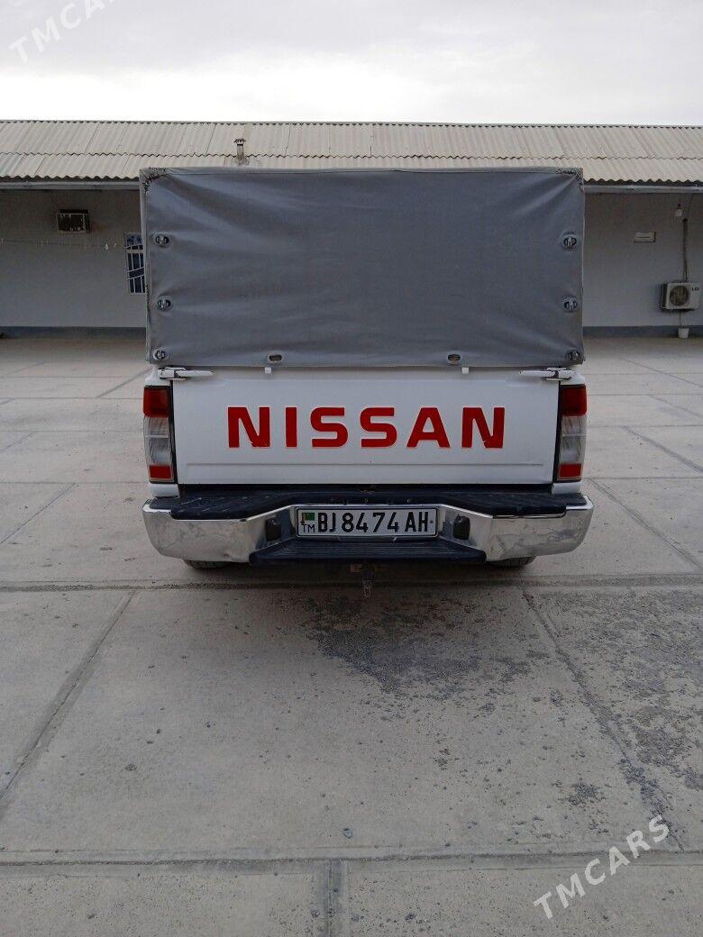 Nissan Navara 2007 - 150 000 TMT - Кака - img 3