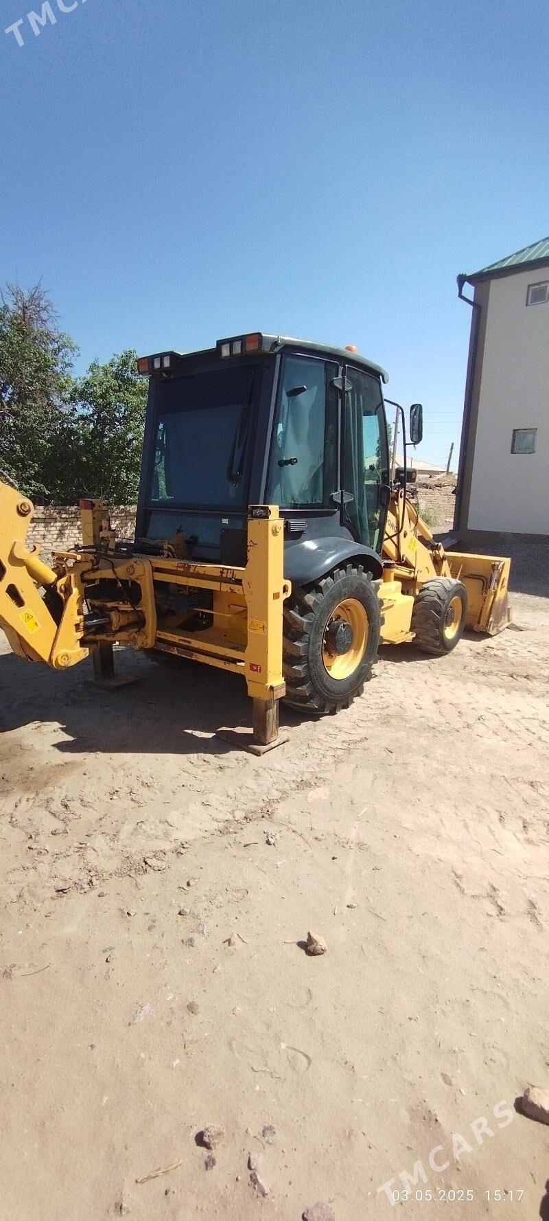 JCB 3CX Compact 2013 - 550 000 TMT - Гороглы (Тагта) - img 2