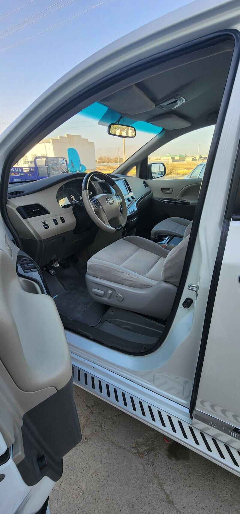 Toyota Sienna 2012 - 285 000 TMT - Bäherden - img 2