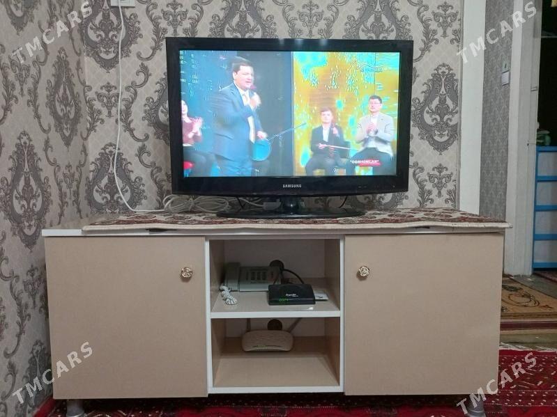 подставка и телевизор - Туркменабат - img 1