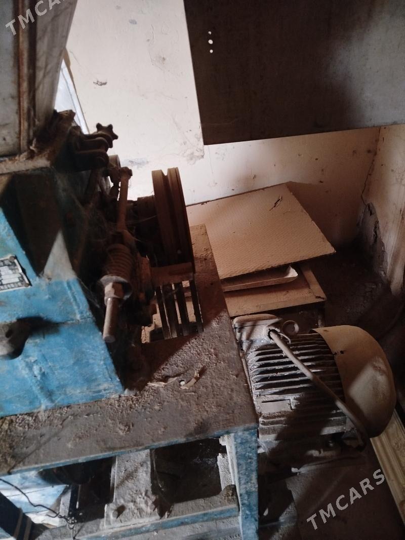 Un Haraz - Gurbansoltan Eje - img 3