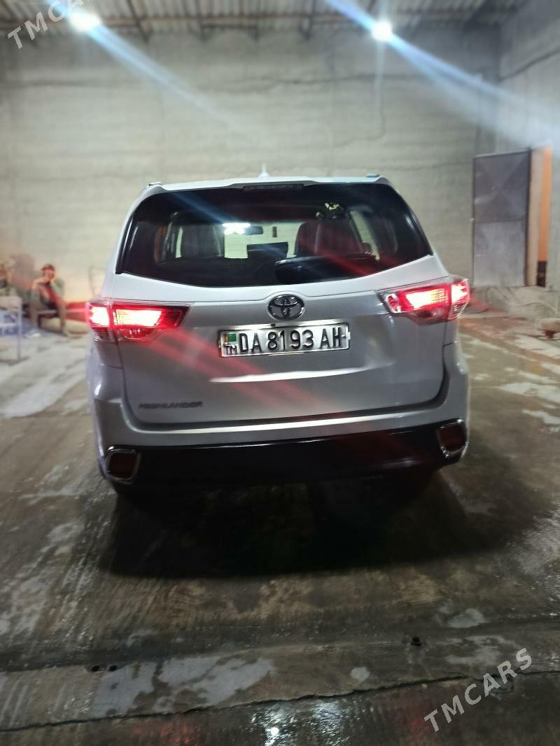 Toyota Highlander 2016 - 415 000 TMT - Бахарден - img 4