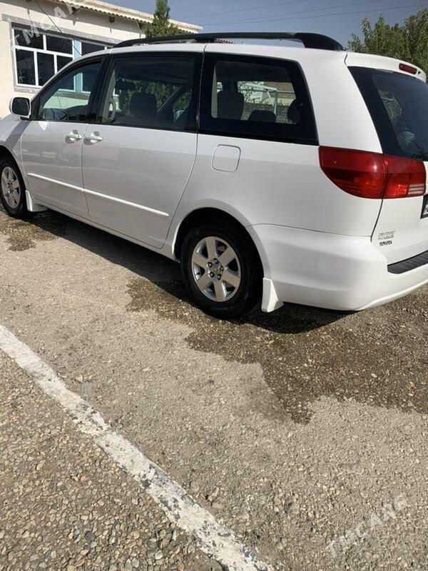 Toyota Aurion 2004 - 250 000 TMT - Балканабат - img 2