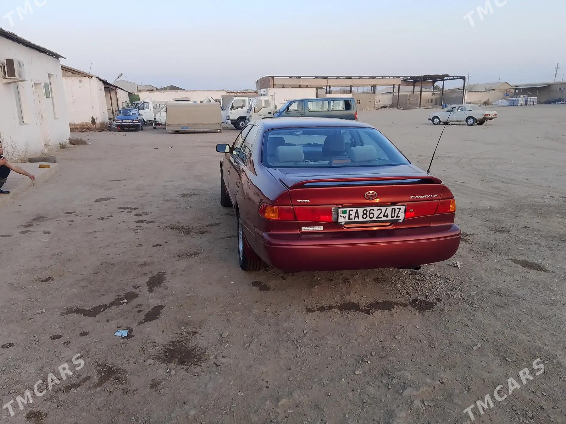 Toyota Camry 2001 - 135 000 TMT - Köneürgenç - img 2