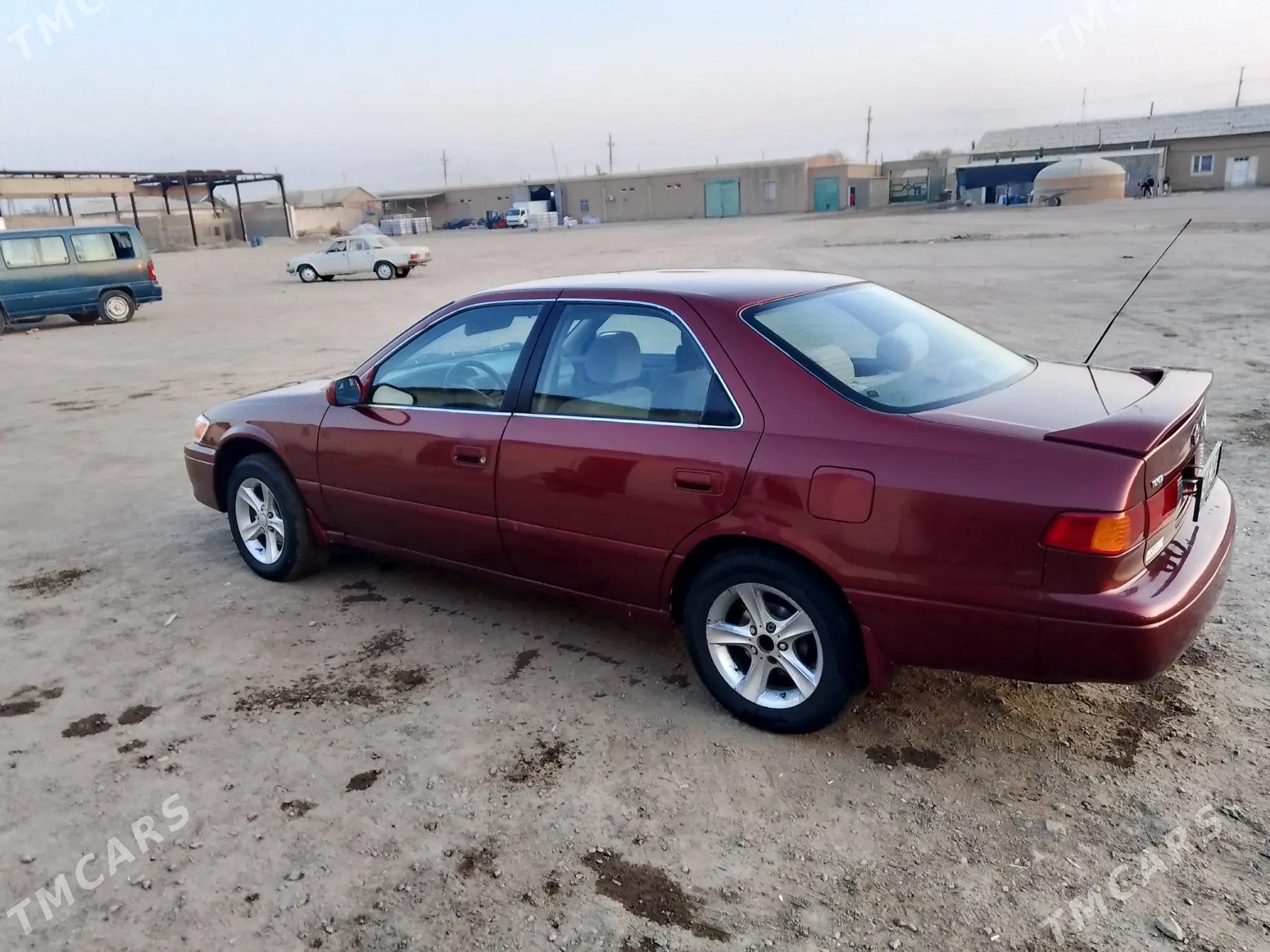 Toyota Camry 2001 - 135 000 TMT - Köneürgenç - img 4