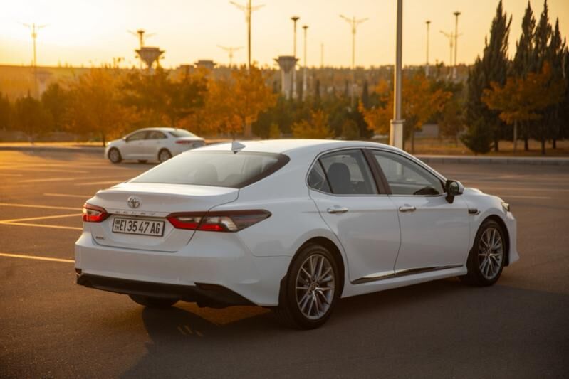 Toyota Camry 2021 - 334 000 TMT - Aşgabat - img 3