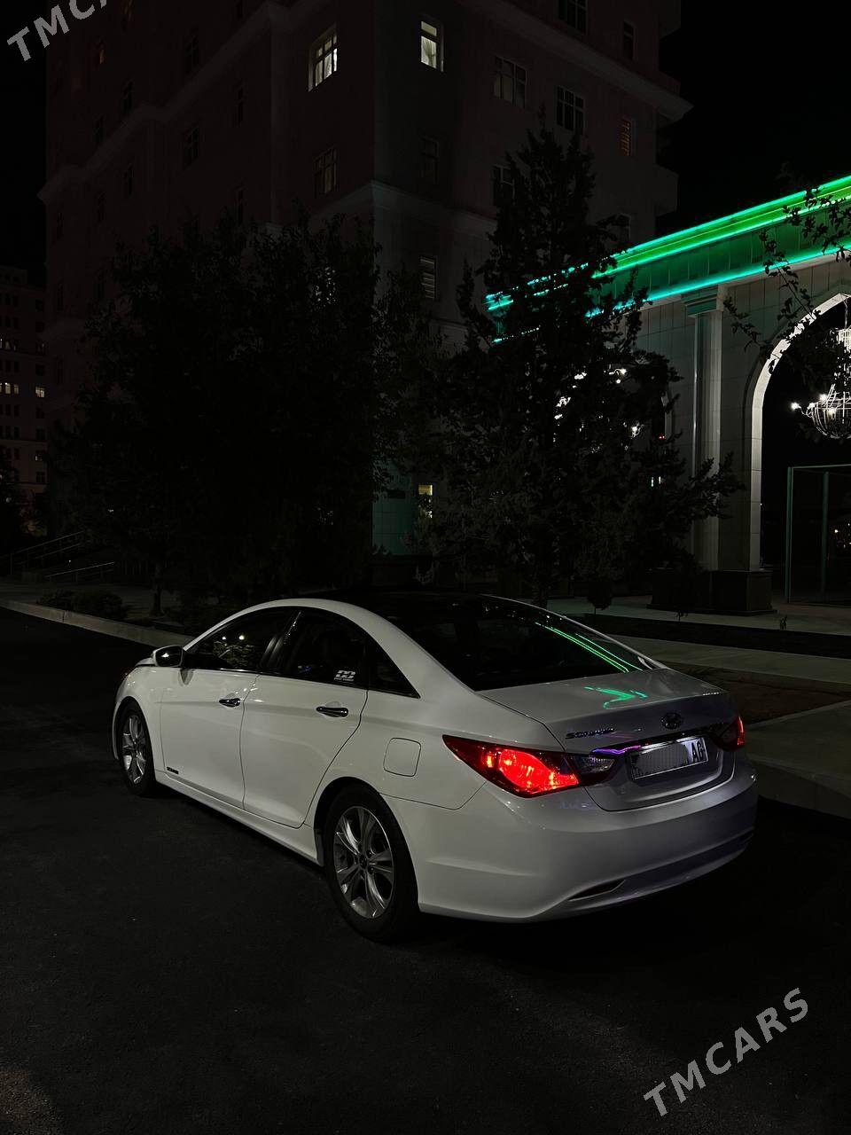 Hyundai Sonata 2012 - 180 000 TMT - ул. Чехова -  Элитки (А.Ниязов шаёлы) - img 2