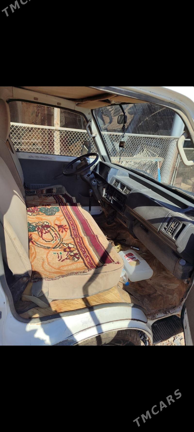 Mazda B2500 1996 - 70 000 TMT - Теджен - img 6