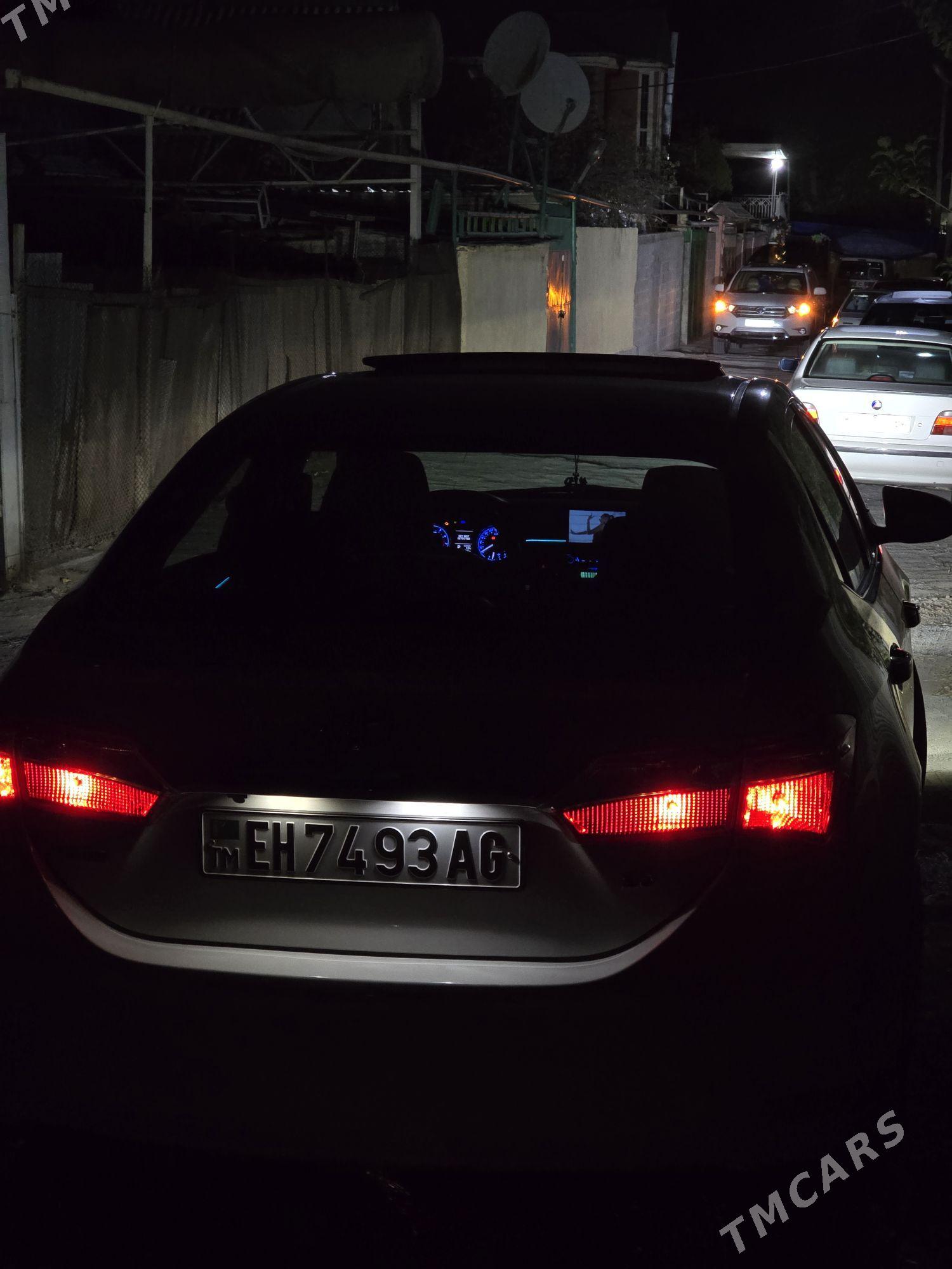 Toyota Corolla 2015 - 255 000 TMT - Улица Ататурка - img 6