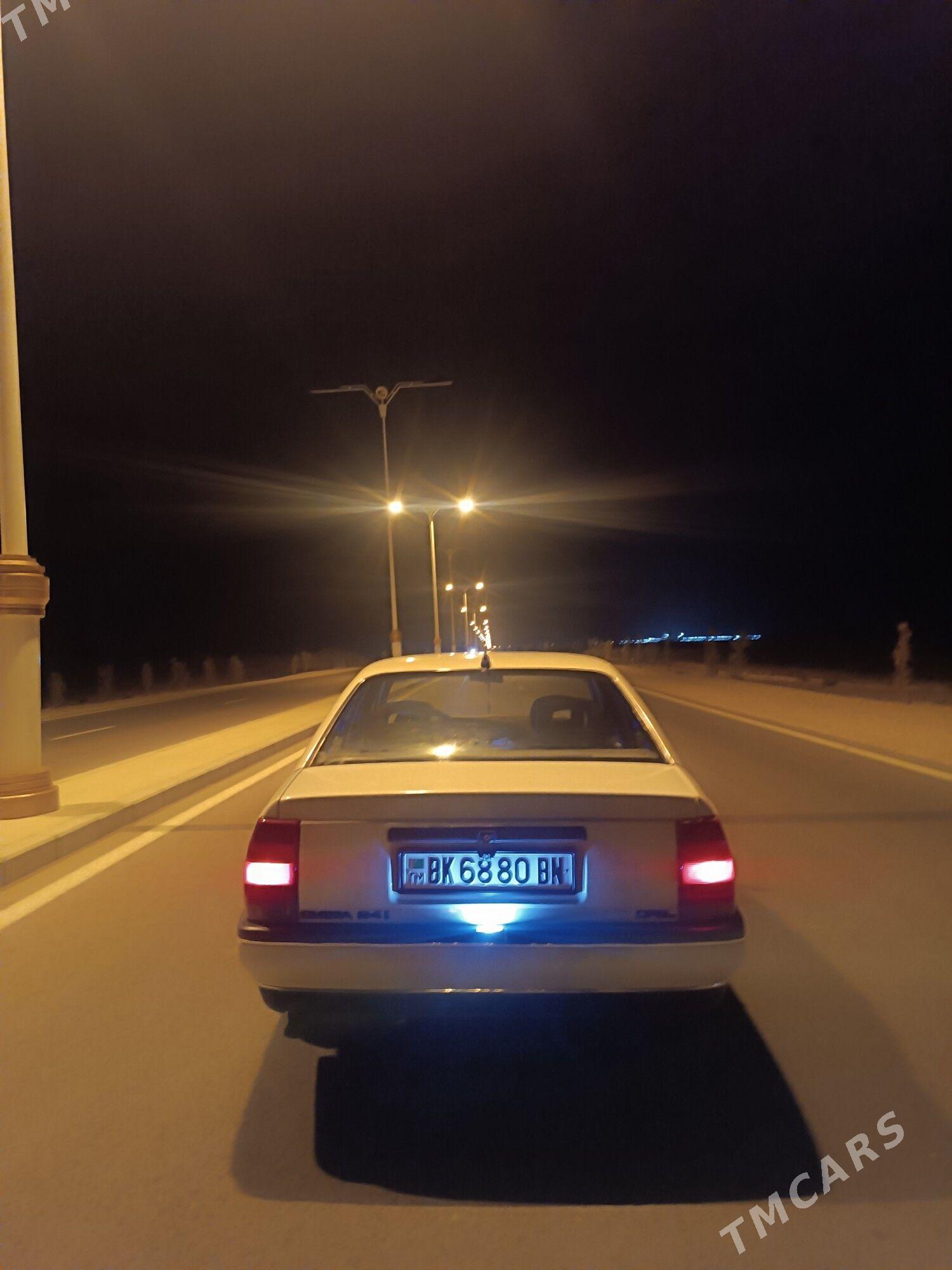 Opel Omega 1992 - 37 000 TMT - Джебел - img 9