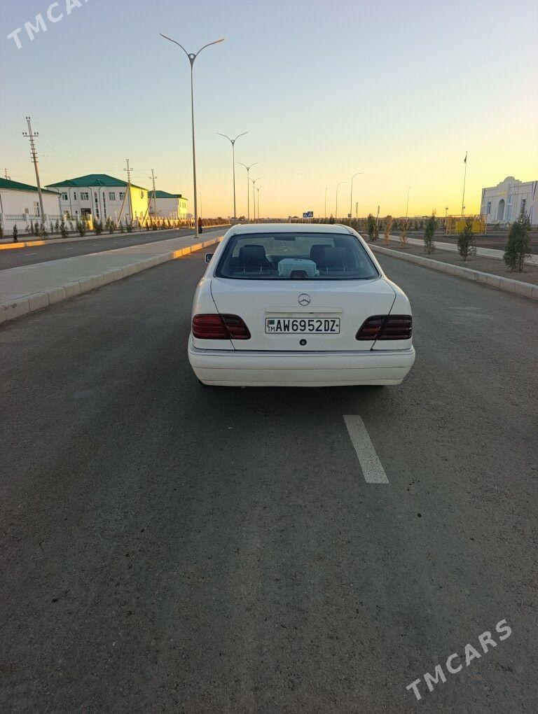 Mercedes-Benz E320 1996 - 60 000 TMT - Köneürgenç - img 3