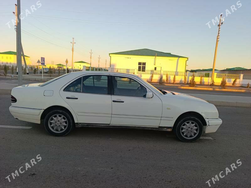 Mercedes-Benz E320 1996 - 60 000 TMT - Köneürgenç - img 2