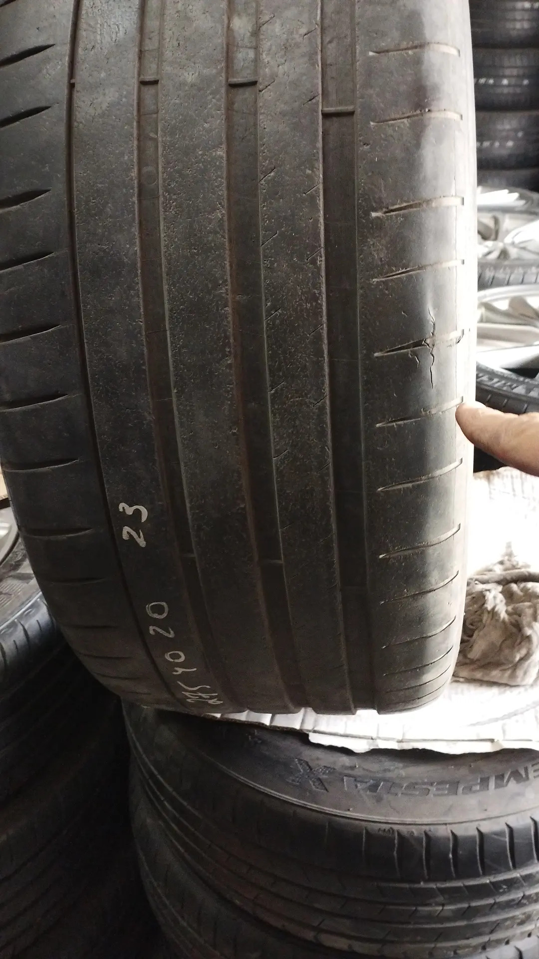 275 40 20 MICHELIN 220 TMT - Хитровка - img 2