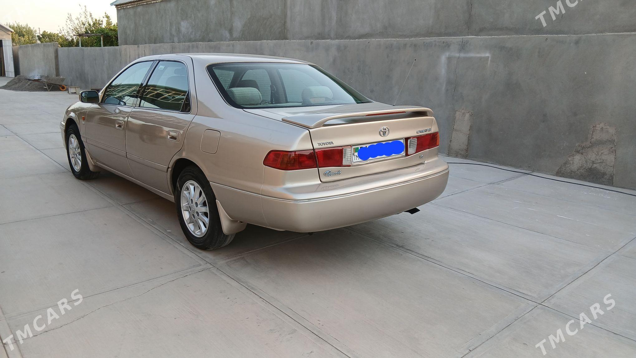 Toyota Camry 2000 - 160 000 TMT - Kaka - img 2