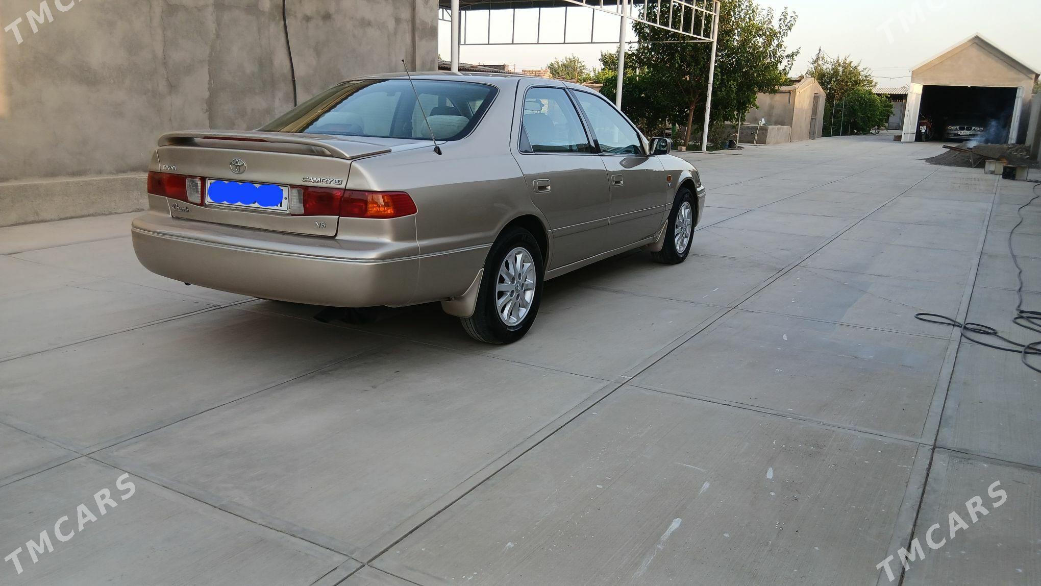 Toyota Camry 2000 - 160 000 TMT - Kaka - img 3