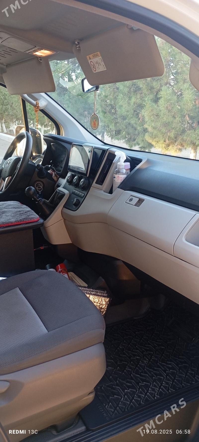 Toyota Hiace 2020 - 661 000 TMT - Гёкдепе - img 7