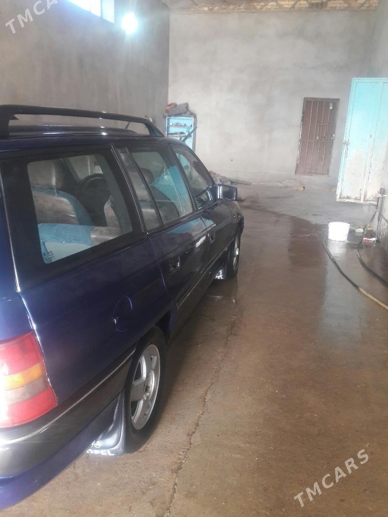 Opel Astra 1995 - 50 000 TMT - Губадаг - img 4
