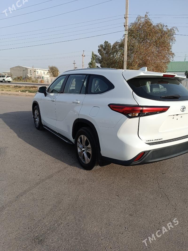 Toyota Highlander 2022 - 540 000 TMT - Мары - img 9