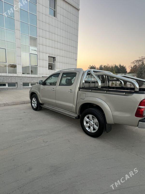 Toyota Hilux 2014 - 370 000 TMT - Aşgabat - img 3