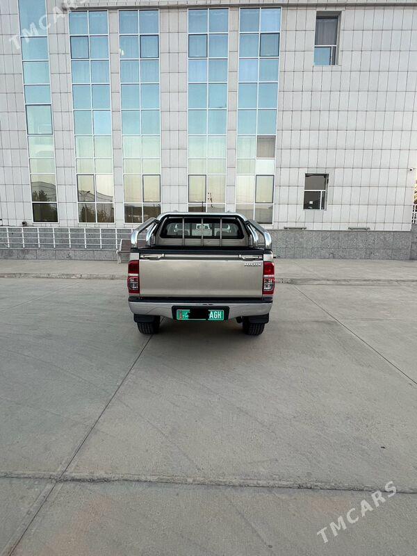 Toyota Hilux 2014 - 370 000 TMT - Aşgabat - img 4