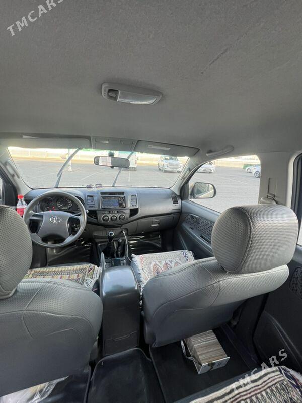 Toyota Hilux 2014 - 370 000 TMT - Aşgabat - img 5