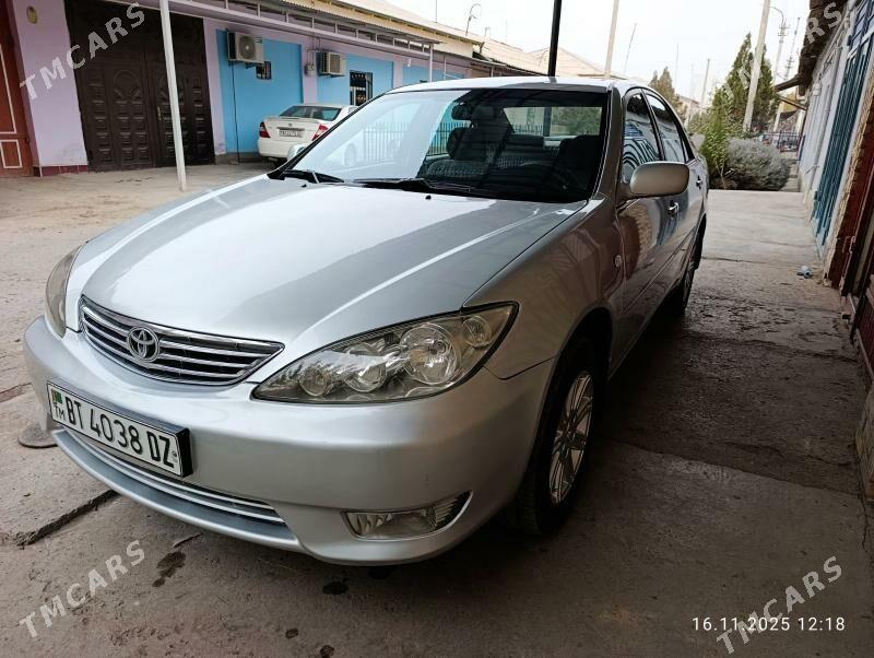 Toyota Camry 2005 - 140 000 TMT - Дашогуз - img 3