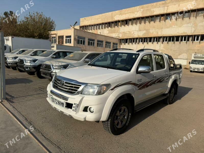 Toyota Hilux 2014 - 425 000 TMT - Мары - img 2