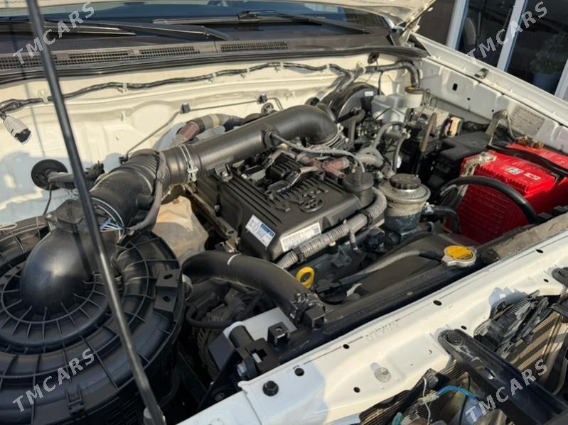 Toyota Hilux 2014 - 425 000 TMT - Мары - img 7