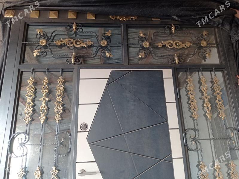 Gapiy daskiy. - Ýaşlyk - img 2