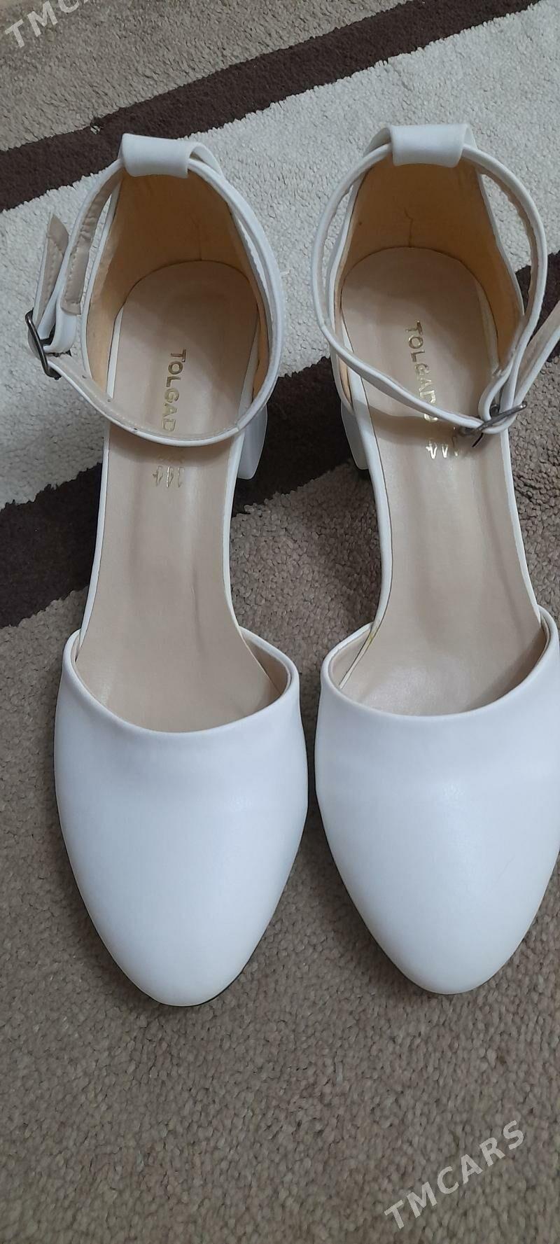 Белые вечерние туфли. - 10 mkr - img 3