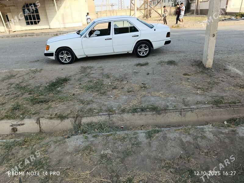 Mercedes-Benz 230E 1993 - 30 000 TMT - Мары - img 1