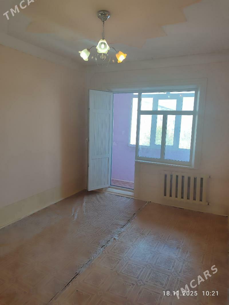 4х комн. 3й этаж. - Туркменабат - img 3