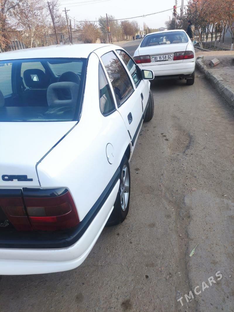 Opel Vectra 1993 - 34 000 TMT - Губадаг - img 4