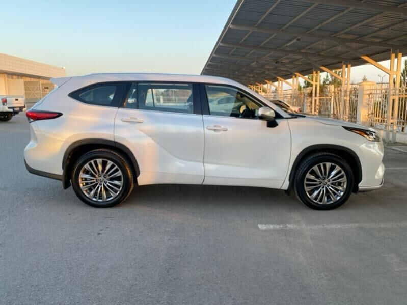 Toyota Highlander 2022 - 720 000 TMT - Aşgabat - img 4
