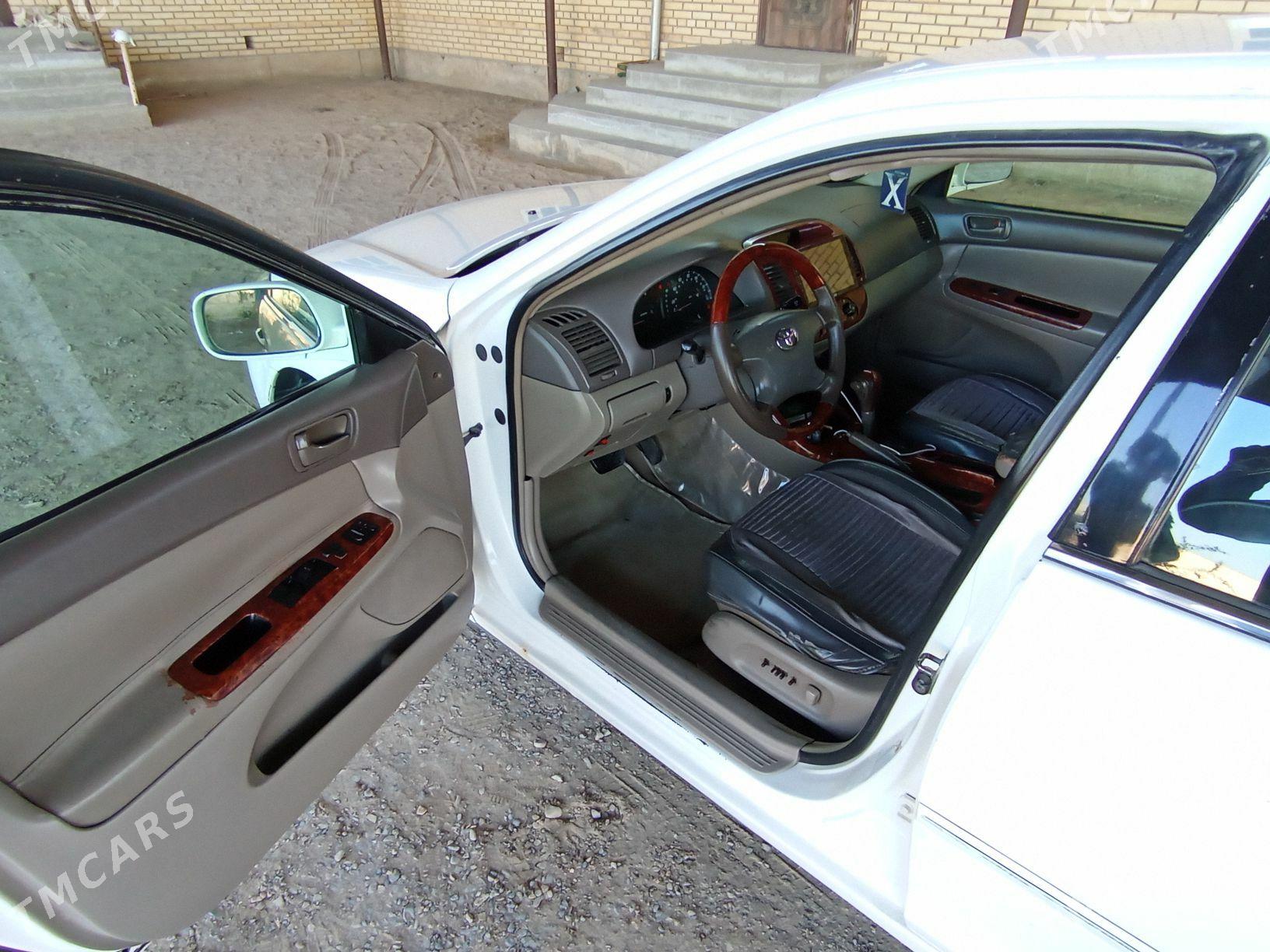 Toyota Camry 2003 - 130 000 TMT - Мары - img 3