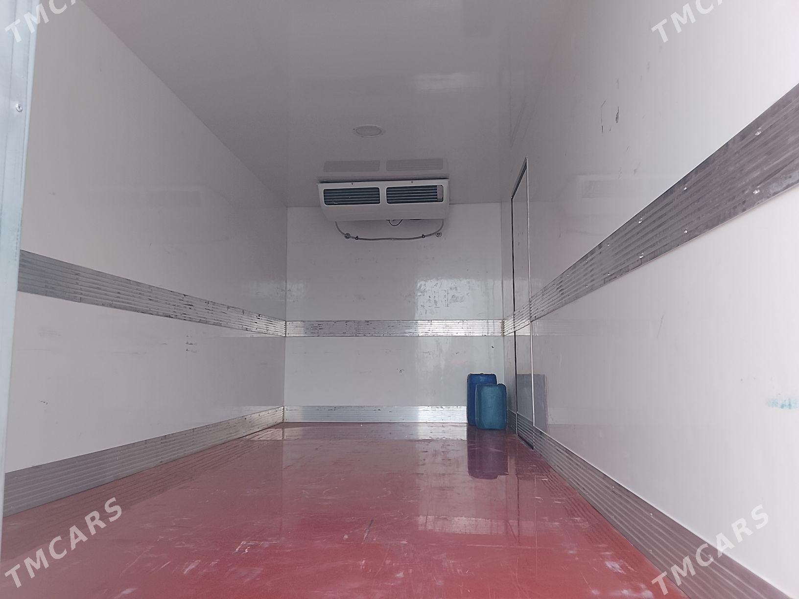 Isuzu Elf 2021 - 700 000 TMT - Дашогуз - img 4