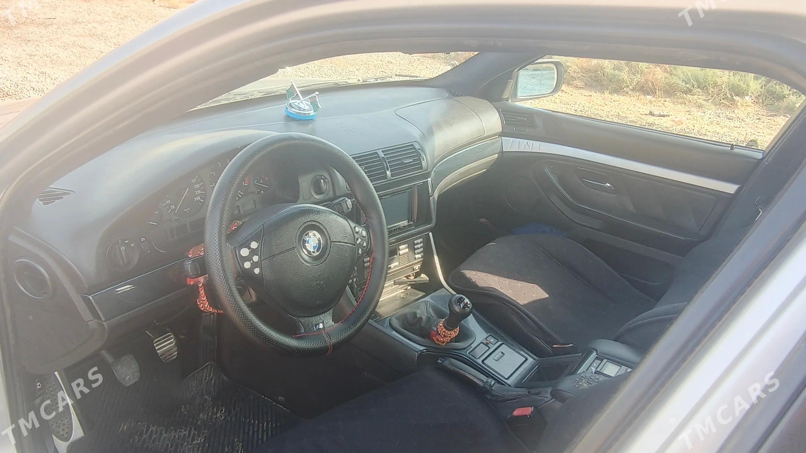 BMW 525 2000 - 110 000 TMT - Mary - img 5