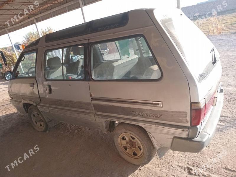 Toyota Hiace 1993 - 20 000 TMT - Garagum etraby - img 2