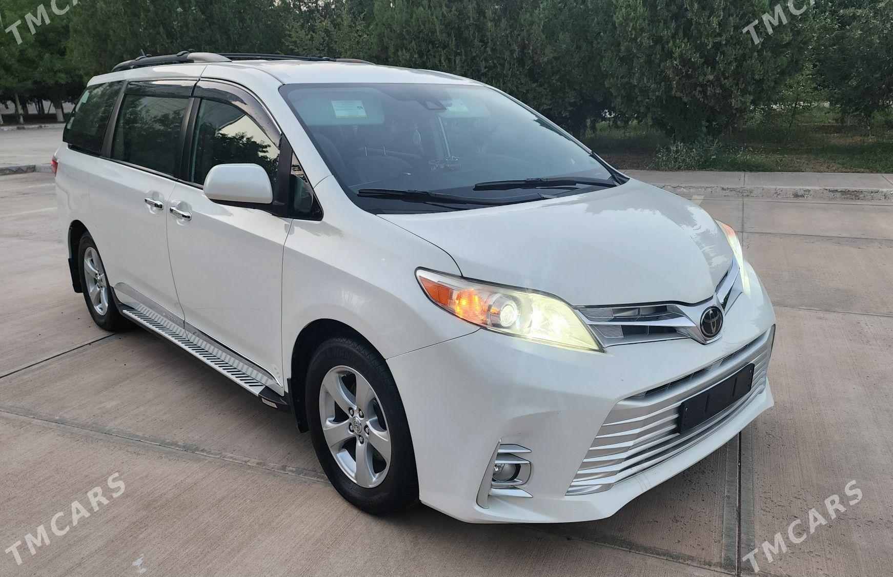 Toyota Sienna 2018 - 377 000 TMT - Ашхабад - img 4