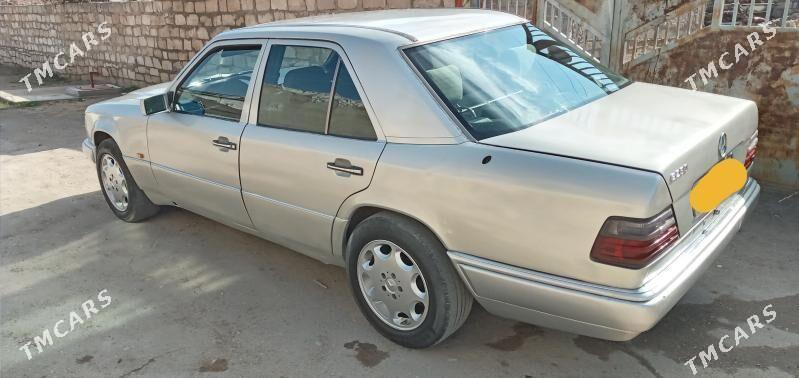 Mercedes-Benz E280 1995 - 55 000 TMT - Türkmenbaşy - img 4
