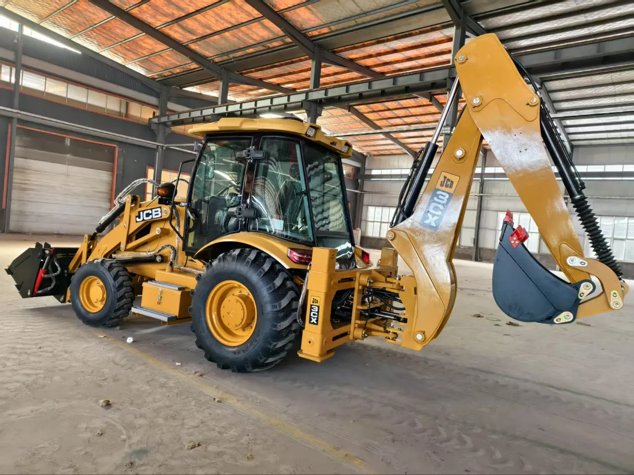 JCB 3CX ECO 2025 - 700 000 TMT - Tejen - img 8