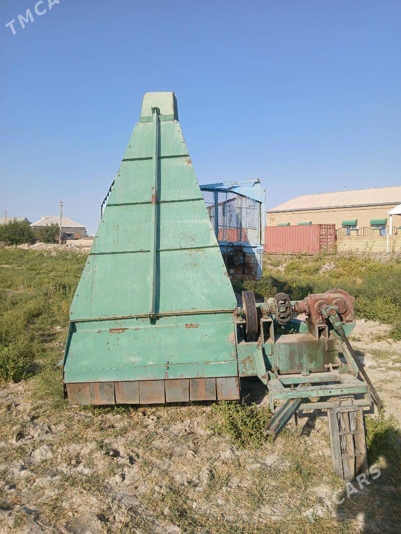 MTZ 82 2004 - 20 000 TMT - Wekilbazar - img 2