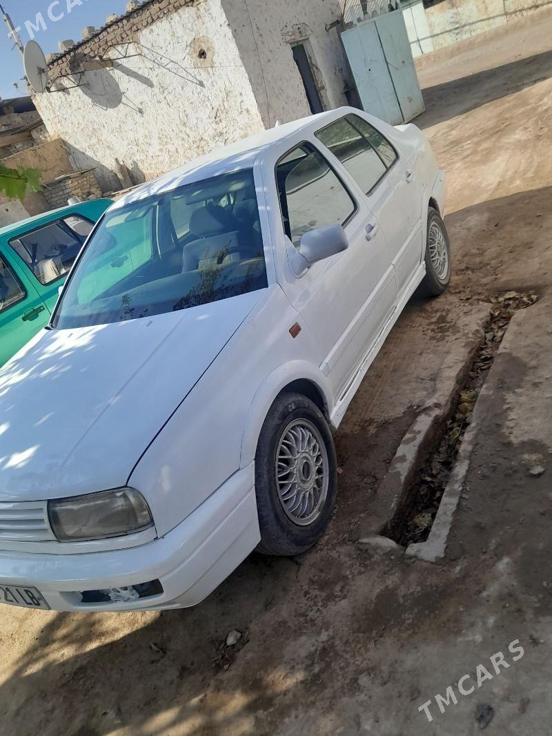 Volkswagen Jetta 1993 - 24 000 TMT - Керки - img 5