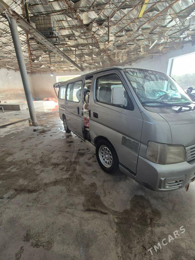 Nissan Urvan 2005 - 100 000 TMT - Туркменабат - img 1