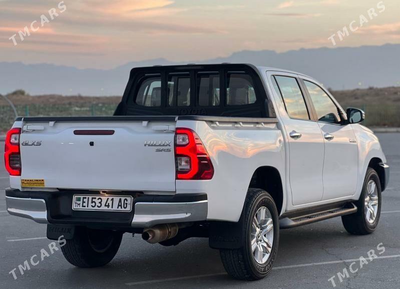 Toyota Hilux 2024 - 580 000 TMT - "Altyn Asyr" Gündogar bazary (Jygyllyk) - img 2