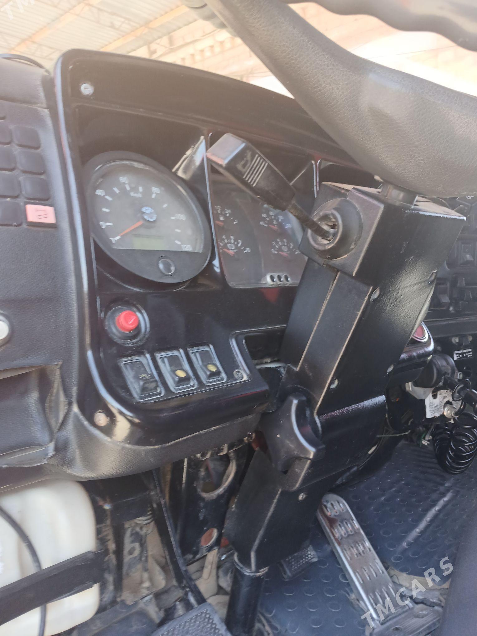 Kamaz 6520 2011 - 295 000 TMT - Türkmenabat - img 4